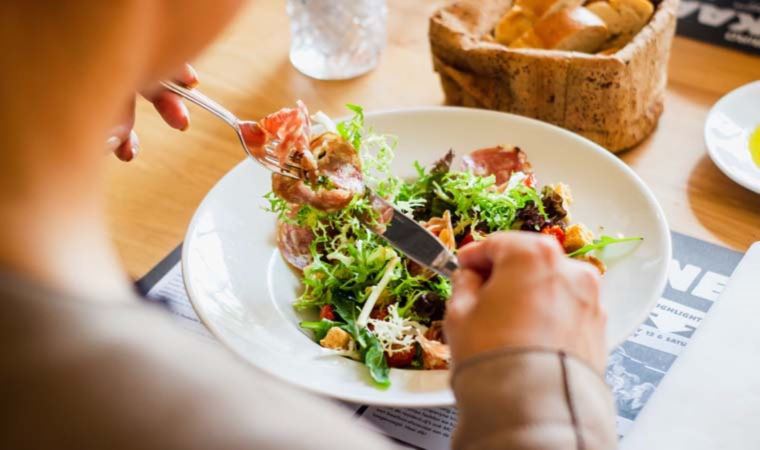 Ergenlikte uygulanan ‘yanlış diyetlere’ dikkat!