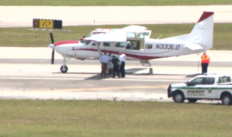 Florida’da pilotu kendinden geçen uçağı, hiç uçuş eğitimi olmayan bir yolcu indirdi