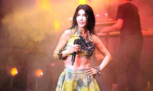 Gericiler, Hande Yener’in Batman konserini hedef gösterdi: ‘İfsad nesnesi bayan’