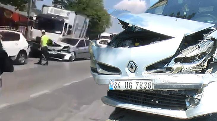 Kadıköy’de faciadan dönüldü! Kamyon 3 otomobile çarparak durabildi