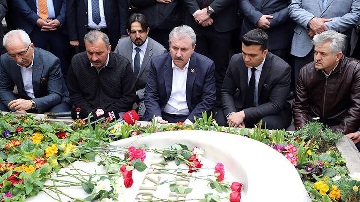 Mustafa Destici’den Muhsin Yazıcıoğlu’nun kabrine ziyaret