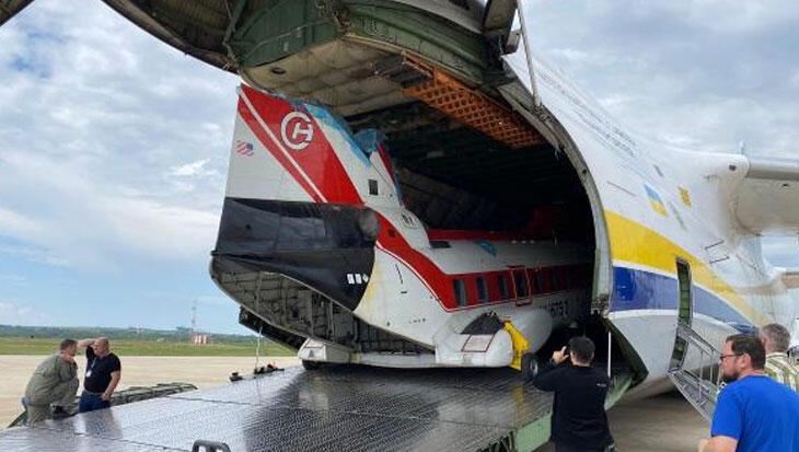 Orman yangınlarıyla mücadele için Chinook söndürme helikopterleri Türkiye’de