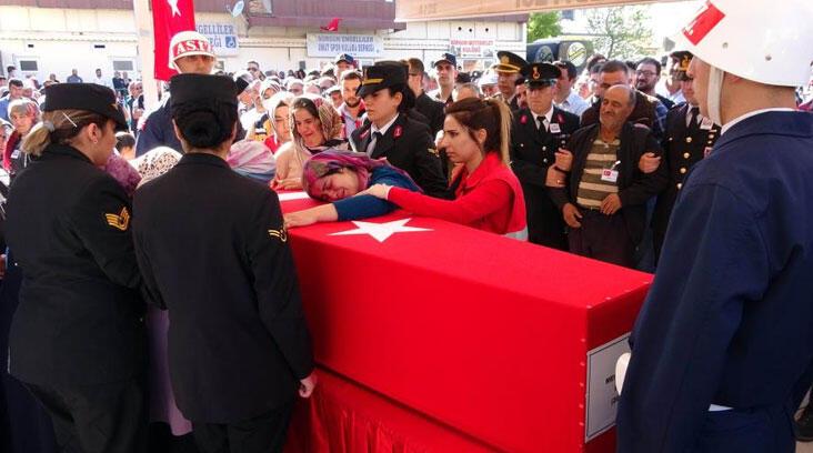 Pençe-Kilit şehidi son yolculuğuna uğurlandı