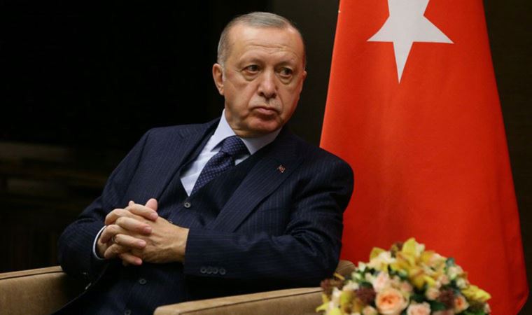 Son anketten Erdoğan’a kötü haber: Yüzde 54’ü onaylamıyor!