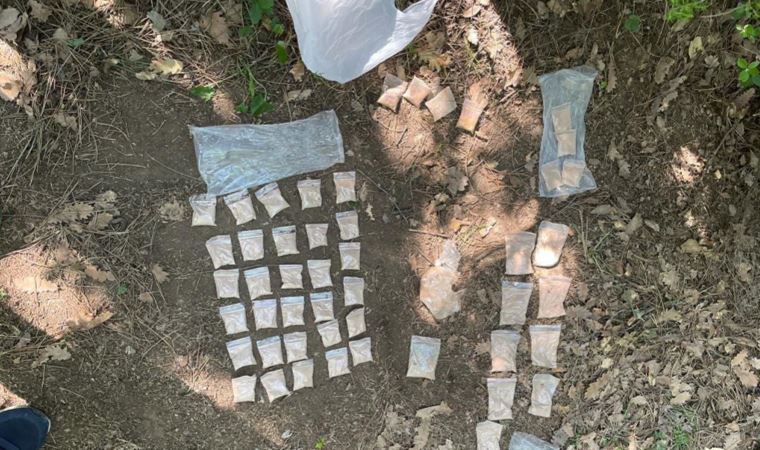 Yol kenarındaki ‘uyuşturucu satışına’ suçüstü