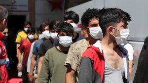 363 Afgan göçmen ülkelerine gönderilmek üzere İstanbul’a getirildi