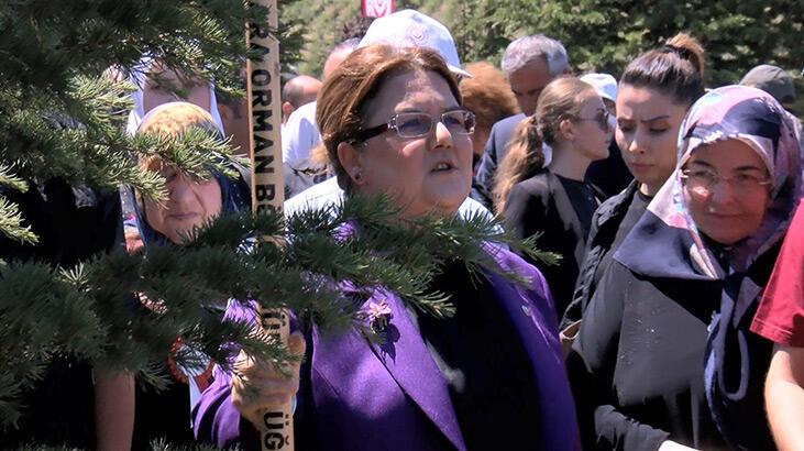 Bakan Yanık, 15 Temmuz şehitleri için ağaç dikti