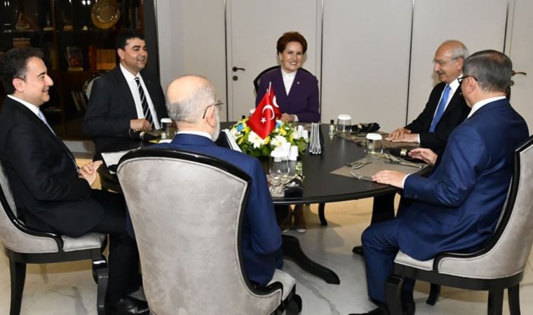 Meral Akşener bizzat seçti: Altılı masanın arkasındaki konsolda dikkat çeken simgeler
