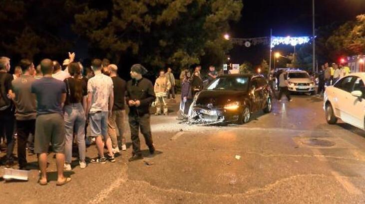 Sancaktepe’de 5 otomobilin karıştığı kazada 2 kişi yaralandı