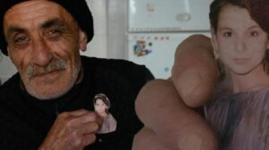 28 yıldır eşinin fotoğrafını cüzdanında taşıyor! ‘O gözlerime, ben sinirine aşık oldum’