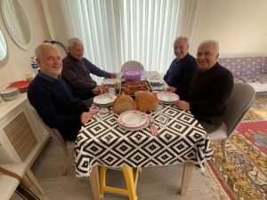 Dünya ev arkadaşları günü için 42 yıllık dostlardan öneri