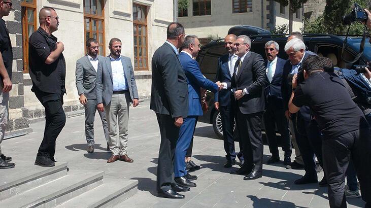 AK Parti’li Mahir Ünal, Kilis’te esnafı ziyaret etti