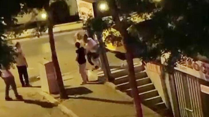 ‘Aldatma’ kavgası! Evli adamla birlikte olan kadın dakikalarca dövüldü