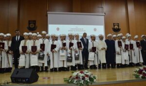 Ali Erbaş, bağı olmadığını öne sürdüğü Reisülkurra Mustafa Demirkan’la törende yan yana geldi