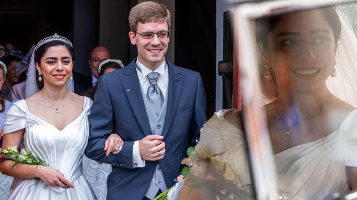Almanya’da veliaht prens ile evlenen Mersinli Hande ‘düşes’ oldu