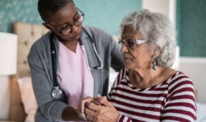 Alzheimer tedavisinde tarihi gelişme: Yavaşlatıcı ilacın deneyleri olumlu