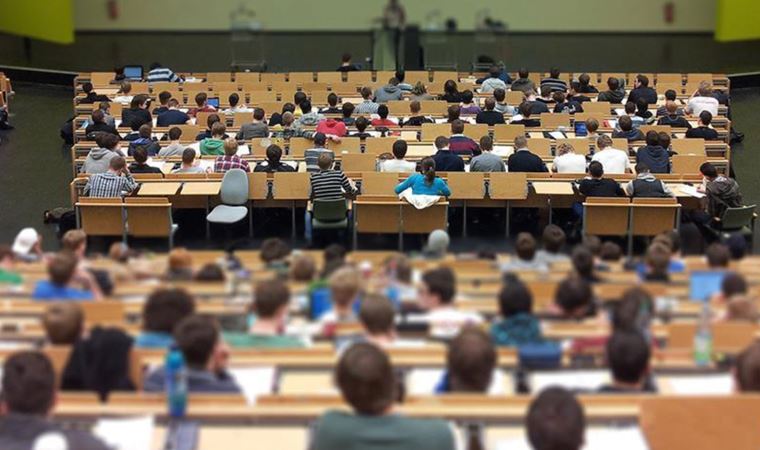 Amasya’da ülkücüler öğretim üyesine saldırdı!