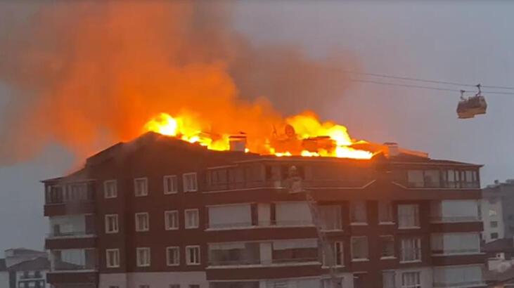 Ankara’da 10 katlı binanın çatısında yangın; 8 kişi dumandan etkilendi