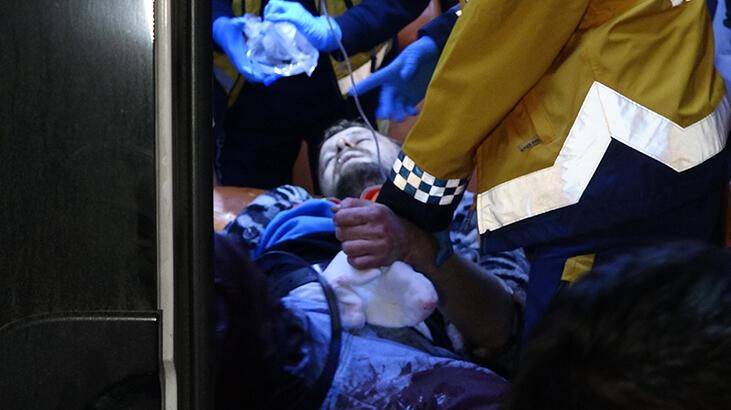 Arkadaşlarıyla gezerken tartıştığı kişiler tarafından silahla yaraladı