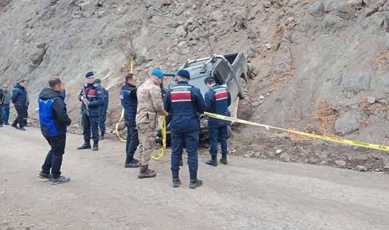 Artvin’de muhtar, kan izli aracına yakın yerde ölü bulundu: 2 gözaltı
