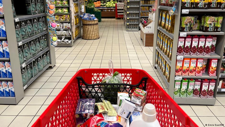 Asgari ücretle açlık sınırı arasında fark 376 TL