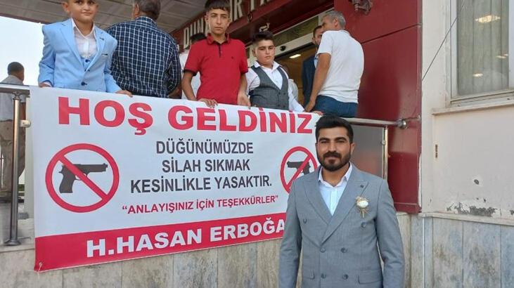 Aşiret düğününde örnek pankart!