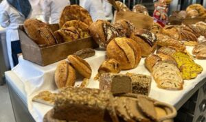 ‘Asırlık’ mayalarla ekmek yapmayı öğreniyorlar