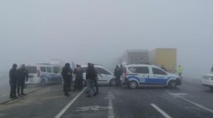 Askeri kamyonet TIR’a çarptı: 2 şehit , 2 yaralı