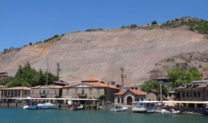 Assos’taki binlerce yıllık medeniyetin izleri silindi