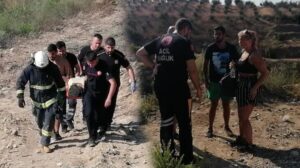 ATV turu çıkan turist kadın 50 metreden düştü! Eşi ağaca takılı kaldı