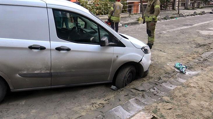 Avcılar’da yol çöktü, sürücü yaralandı