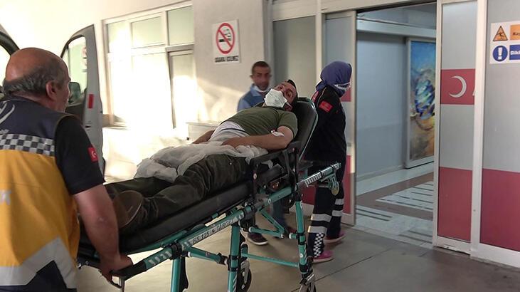 Baba ve 2 oğlu, evlerinin önünde silahlı saldırıya uğradı