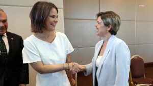 Baerbock muhalefetle görüştü