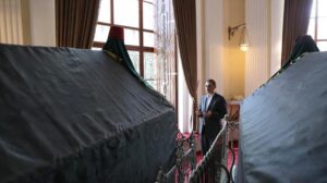 Bakan Dönmez’den II. Abdülhamid Han Türbesi’ne ziyaret