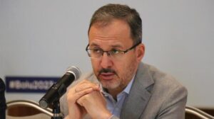 Bakan Kasapoğlu: ‘Gençleri harflerle kategorize etmeye çalışacaklar’