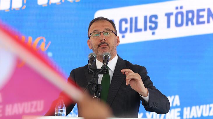 Bakan Kasapoğlu Konya’da Olimpik Yüzme Havuzu’nun açılışını yaptı