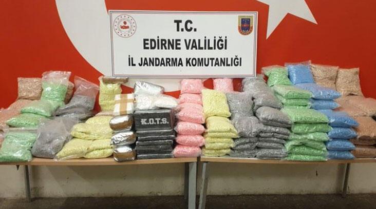Bakan Soylu açıkladı: Edirne’den ülkeye giren TIR’da 35 kg kokain ele geçirildi