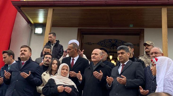 Bakan Soylu: Gazilerimiz ve şehit annelerinin ayakları altında halı olsak da onların borcunu ödeyemeyiz