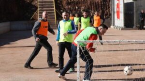 Bakan Soylu, Şırnak’ta jandarmalarla maç yaptı