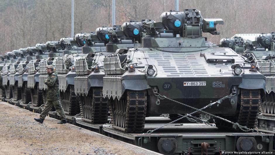 Berlin’de Ukrayna’ya tank sevkiyatı tartışması