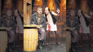 Bilmeyenlere yolu tarif ediyorlar