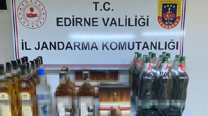 Bulgaristan’dan gelen otobüste 31 kürk, yılan derisi ve içki ele geçirildi