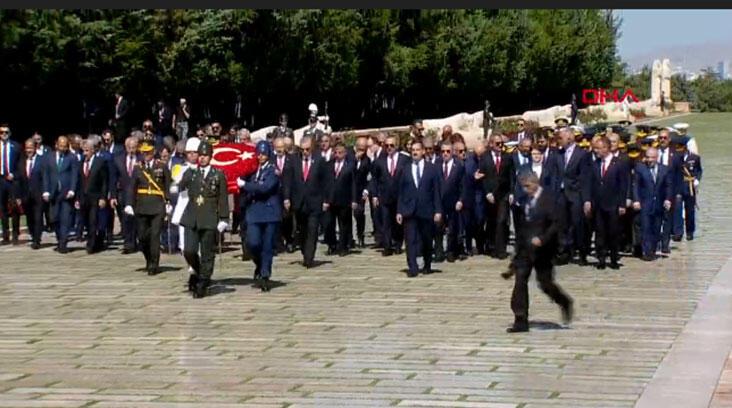 Büyük zaferin 100. yılı! Devlet erkanı Anıtkabir’de