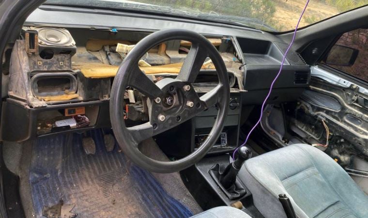 Çaldığı otomobili, parçalarını söküp, ormana terk etti