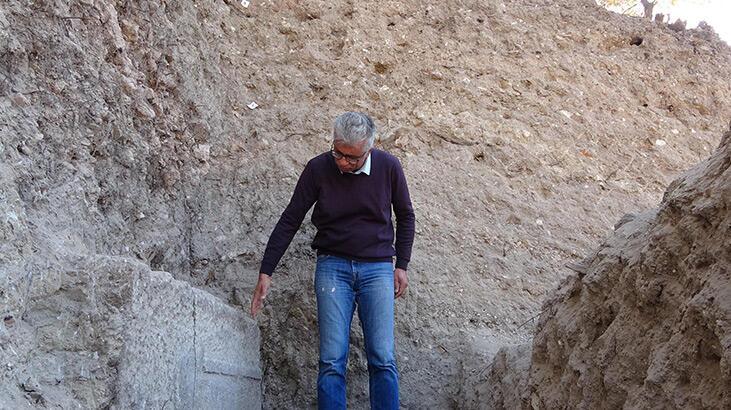 Çanakkale, Alexandria Troas Antik Kenti’nde 2 bin 200 yıllık çarşı kapısı bulundu