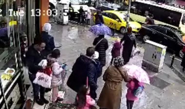 Çevredekiler zor ayırdı: Gaziosmanpaşa’da trafikte kavga