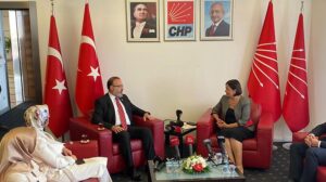 CHP ve AK Parti’nin bayramlaşmasında ‘EYT’ tartışması