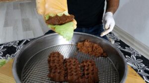 Çiğ köftede ‘salmonella’ ve ‘bağırsak kökenli bakteri’ tehlikesi