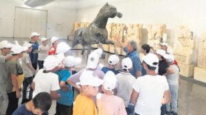 Çocuklar Afrodisias Antik Kenti’ni tanıyor