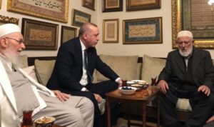 Cumhurbaşkanı Yardımcısı Fuat Oktay, İsmailağa’yı görmezden gelmiş!